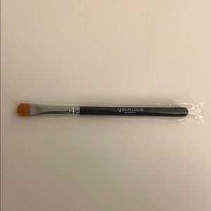 Younique Black and Silver Makeup Brush